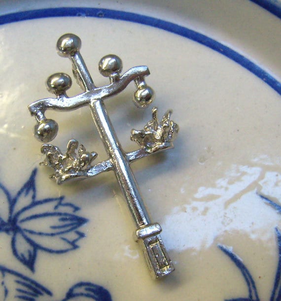 Vintage 3D Sterling Silber Lamp Post Anhänger Blumenkorb Armband Charm Vintage 3D Sterling Silber Lamp Post Anhänger Blumenkorb Armband Charm von rosiesvintageshop