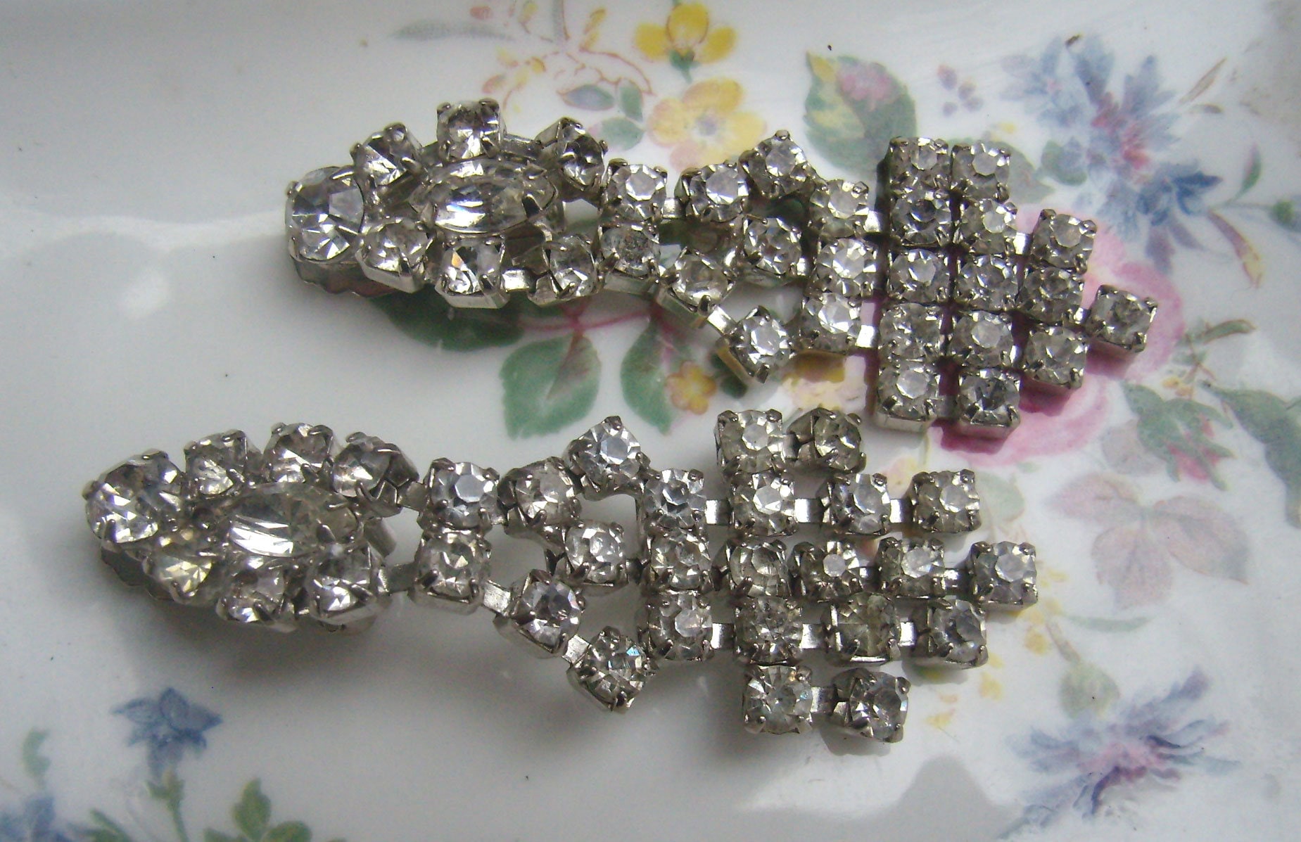 Große Vintage Strass Kronleuchter Ohrringe... Clip Backs... Hochzeit... Jahrestag Große Vintage Strass Kronleuchter Ohrringe... Clip Backs... Hochzeit... Jahrestag von rosiesvintageshop