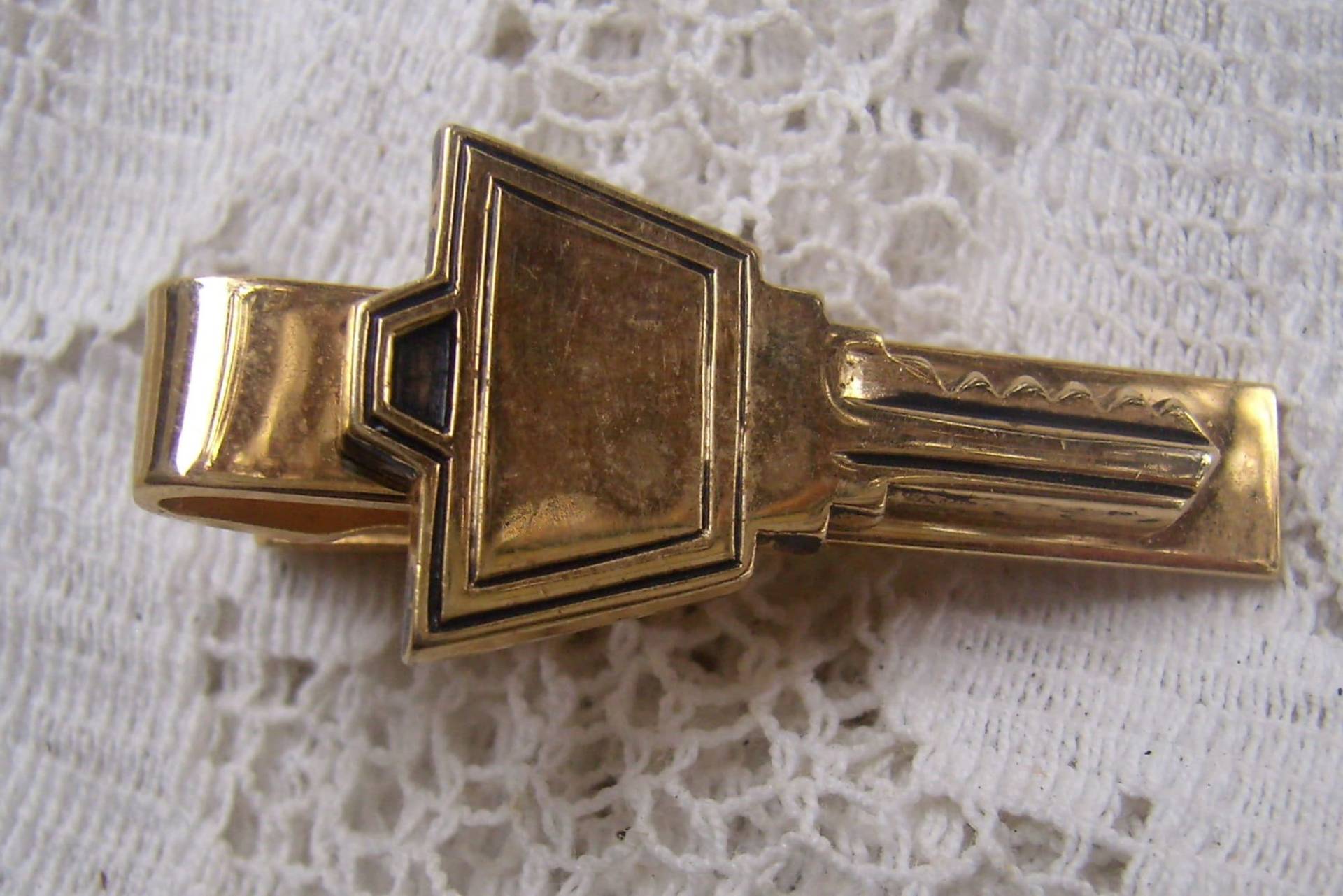 Vintage Anson Schlüssel Krawattenverschluss... Pat. Pend... Goldfarbenes Metall... Krawattenstange... Schlüsselzubehör von rosiesvintageshop