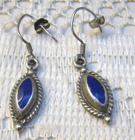 Vintage Blaue Sodalith Oder Lapis Sterling Ohrringe ... Haken Signiert Mexico Vintage Blaue Sodalith Oder Lapis Sterling Ohrringe ... Haken Signiert Mexico von rosiesvintageshop