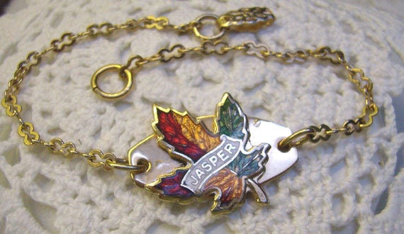 Vintage Emaille Souvenir Ahorn Blatt Armband Signiert "Jasper" Alberta Kanada Ca 1950Er Jahre Vintage Emaille Souvenir Ahorn Blatt Armband Signiert "Jasper" Alberta Kanada Ca 1950Er Jahre von rosiesvintageshop