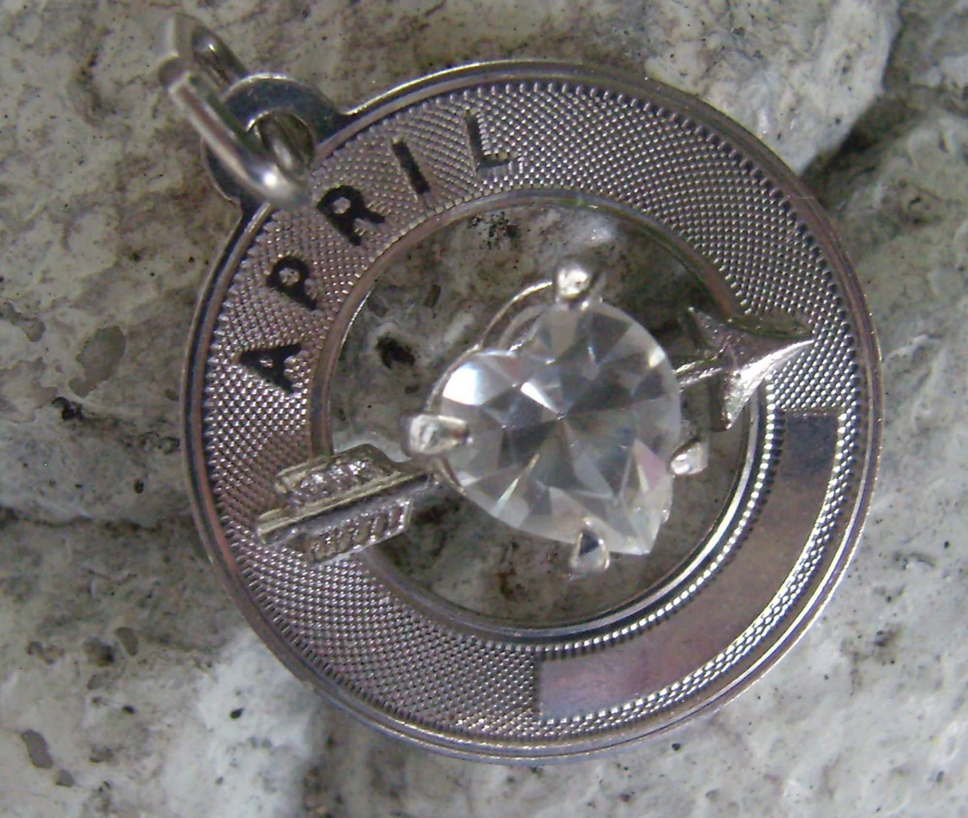 Vintage Sterling Silber "June" Horoskop Anhänger Mit Rosa Strassstein Herz Vintage Sterling Silber "June" Horoskop Anhänger Mit Rosa Strassstein Herz von rosiesvintageshop