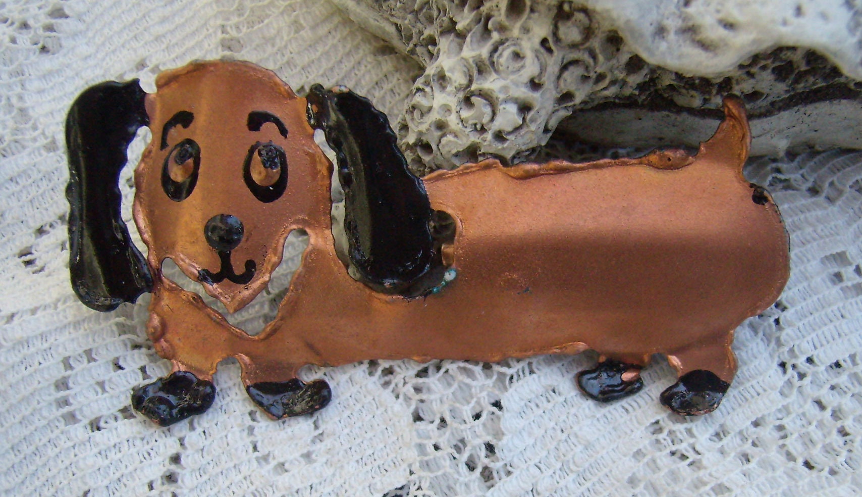 Vintage Kupfer Dackel Hunde Brosche.... Schwarze Emaille Akzente... Schnittmuster.... Schmuck Vintage Kupfer Dackel Hunde Brosche.... Schwarze Emaille Akzente... Schnittmuster.... Schmuck von rosiesvintageshop