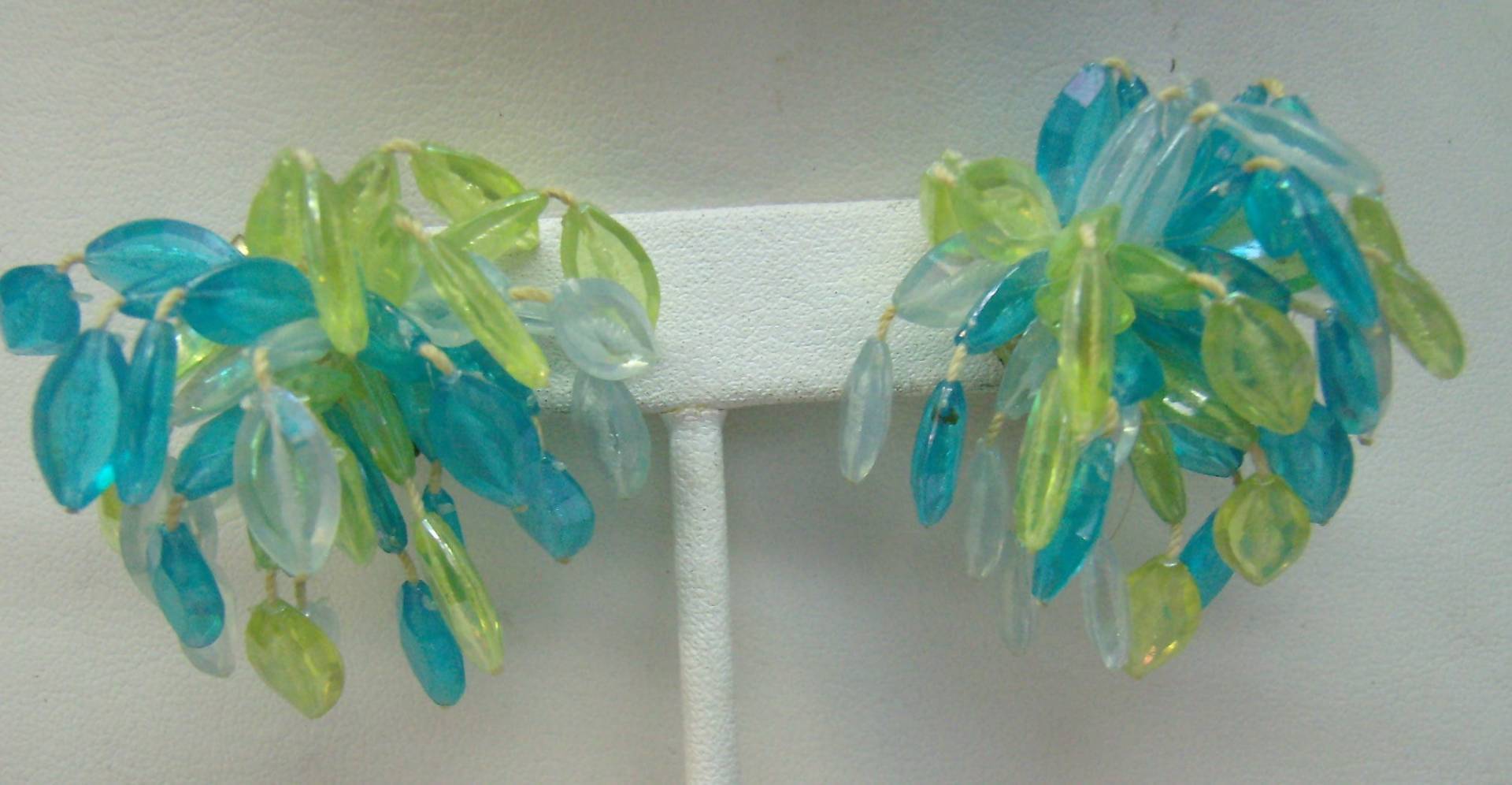 Vintage Lucite Cha Ohrclips Blau & Gelb, Made Austria, 1960Er Jahre Vintage Lucite Cha Ohrclips Blau & Gelb, Made Austria, 1960Er Jahre von rosiesvintageshop