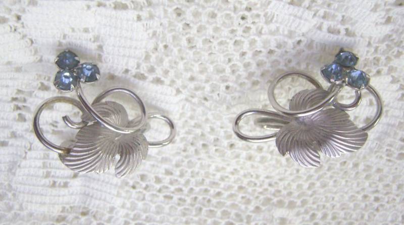 Vintage Bond Boyd Sterling Silber Blaue Strass Blatt Ohrringe Vintage Bond Boyd Sterling Silber Blaue Strass Blatt Ohrringe von rosiesvintageshop