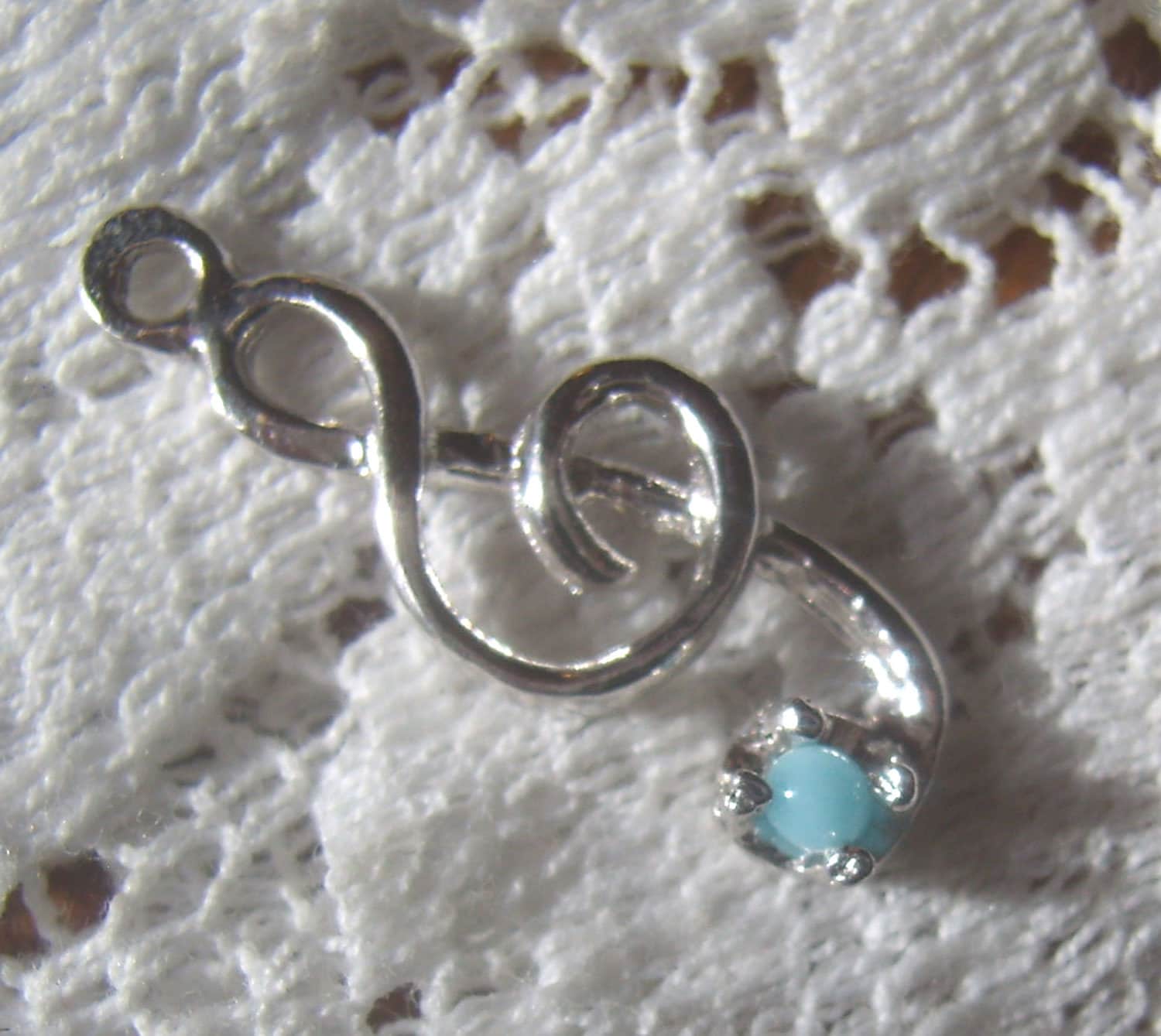 Vintage Sterling Violinschlüssel Musik Charm/Anhänger...musiker Charm...blau Türkis Perle...armband...konzert Charm Vintage Sterling Violinschlüssel Musik Charm/Anhänger...musiker Charm...blau Türkis Perle...armband...konzert Charm von rosiesvintageshop