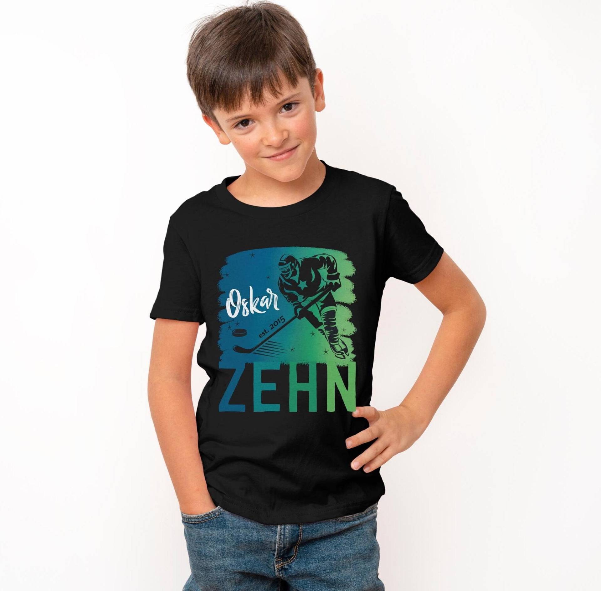Geburtstagsshirt Eishockey, Personalisiertes T-Shirt Mit Namen & Wunschalter, Geschenk Zum Geburtstag Für Jungs + Mädchen, Eishockeyfans Geburtstagsshirt Eishockey, Personalisiertes T-Shirt Mit Namen & Wunschalter, Geschenk Zum Geburtstag Für Jungs + Mädchen, Eishockeyfans von rotekirschen