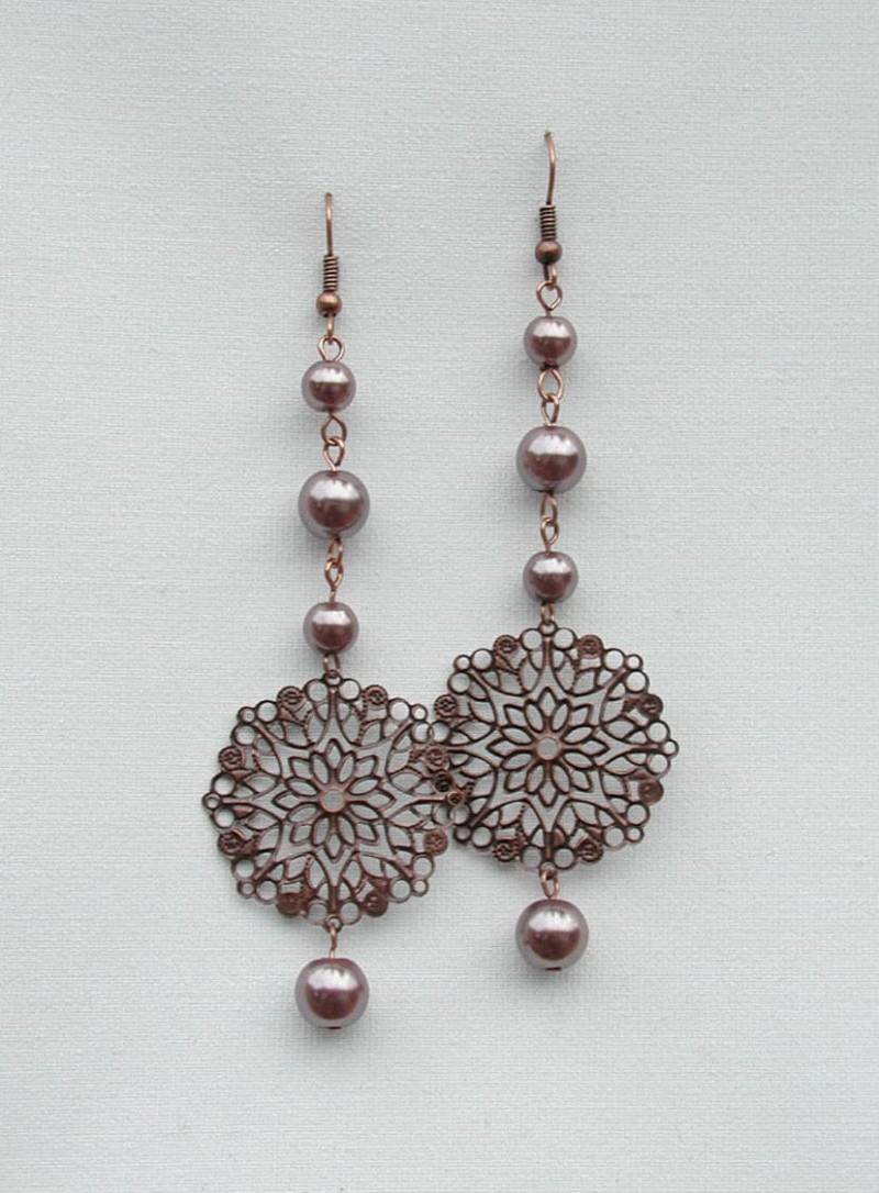 Hängeohrringe, Kupfer Perlen Kette Mit Floret Medaillon Tropfen, Modeschmuck, Lange Tropfen Ohrringe, Boho Ohrringe von rrdesigns561