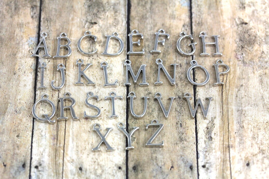 Add-On Initial Alphabet Anhänger - Personalisierter Buchstabe A-Z Add On Schmuck, Monogramm, Bedeutungsvoll, Angepasst, Freundschaftsgeschenk Add-On Initial Alphabet Anhänger - Personalisierter Buchstabe A-Z Add On Schmuck, Monogramm, Bedeutungsvoll, Angepasst, Freundschaftsgeschenk von rubipotamus