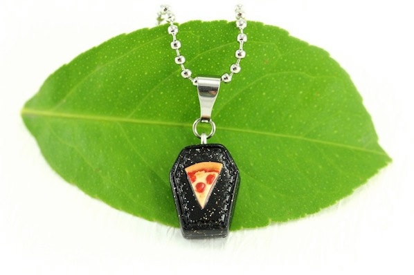 Sarg Halskette, Rip Rest in Pizza Halloween Schmuck, Schrulliger Gag Geschenk, Gothic Schmuck Sarg Halskette, Rip Rest in Pizza Halloween Schmuck, Schrulliger Gag Geschenk, Gothic Schmuck von rubipotamus