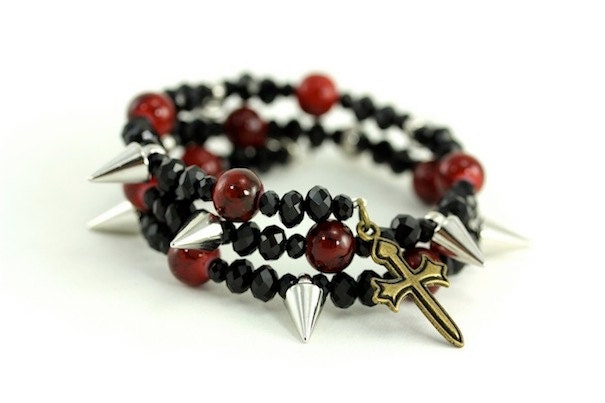 Spikes & Cross Armband, Punk Memory Wire Schwarz Rot Multi-Layer Cuff Wrap Urban Unisex Rock Psychobilly Rockabilly Emo Gothic Edgy Modern Spikes & Cross Armband, Punk Memory Wire Schwarz Rot Multi-Layer Cuff Wrap Urban Unisex Rock Psychobilly Rockabilly Emo Gothic Edgy Modern von rubipotamus