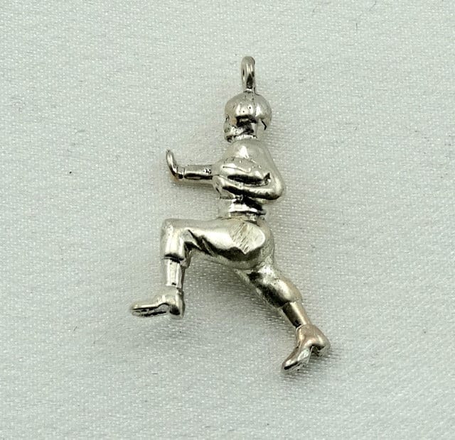 Antike Fußball-Spieler Vintage Sterling Silber Charme Kostenloser Versand #foot-cm16 Antike Fußball-Spieler Vintage Sterling Silber Charme Kostenloser Versand #foot-cm16 von rubysvintagejewelry