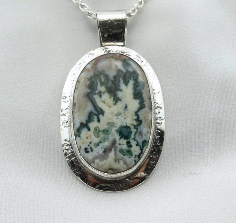 Atemberaubende Plume Achat Cabochon Set in Einem Einfachen Sterling Silber Anhänger. Markiert J D M. Kostenloser Versand 30" Kette Enthalten von rubysvintagejewelry