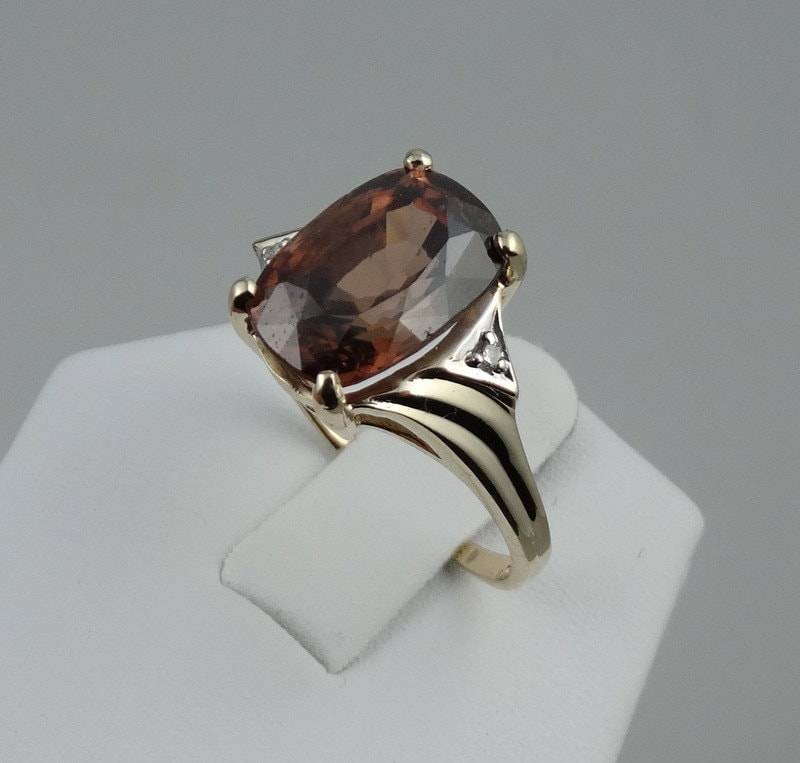 Brillanter 7.9 Karat Natürlicher Honigbrauner Zirkon Und Diamant 14K Gelbgold Ring Größe 8 1/4 Versandkostenfrei #hnyzcn-Gr2 von rubysvintagejewelry