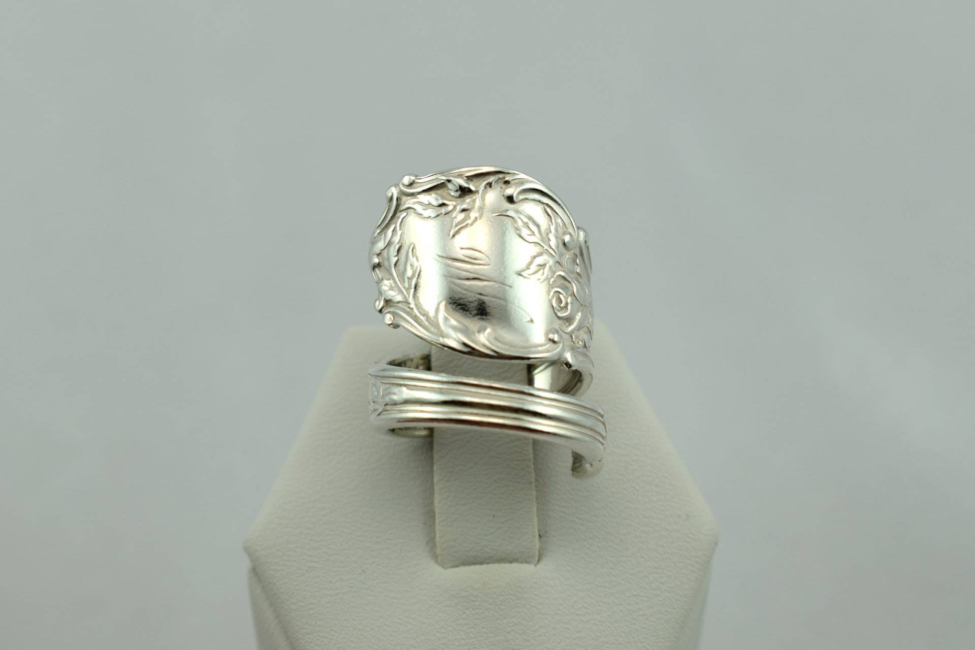 Echt Graviert "M' Initial Vintage Dekorative Handarbeit Sterling Silber Größenverstellbar Löffel Ring Größe 5 1/4 Versandkostenfrei #csenm-Sr21 von rubysvintagejewelry