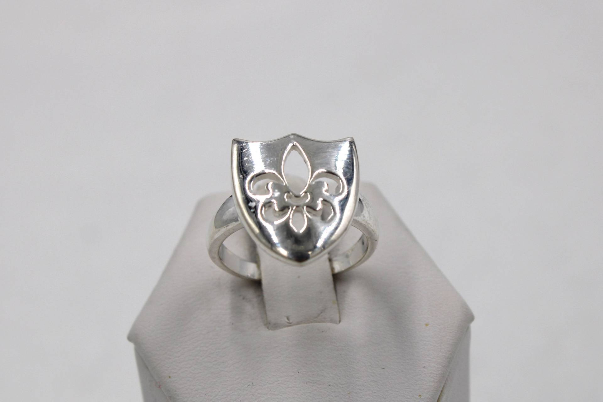 Echtes Vintage Sterling Silber Fleur De Lis Schild Ring Größe 7 Kostenloser Versand #fdlsh-Sr3 von rubysvintagejewelry