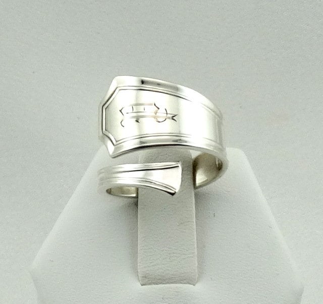 "Gravierte Initial "P" Echter Vintage Handgemachter Sterling Silber Größenverstellbarer Löffelring Kostenloser Versand" #nitp-A9-Spr5 von rubysvintagejewelry