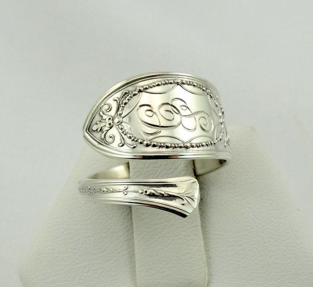 "Gravierte Initialen ""C S"" Echter Vintage Handgemachter Sterling Silber Einstellbarer Größe 6 Löffel Ring Kostenloser Versand" #cs6-F3-Spr1 von rubysvintagejewelry