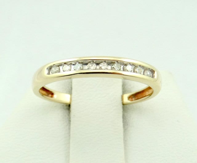 Günstiges Einfaches Channel Set Diamanten in Einem 10K Gelbgold Band Größe 7 Kostenloser Versand #10K9-B1 von rubysvintagejewelry