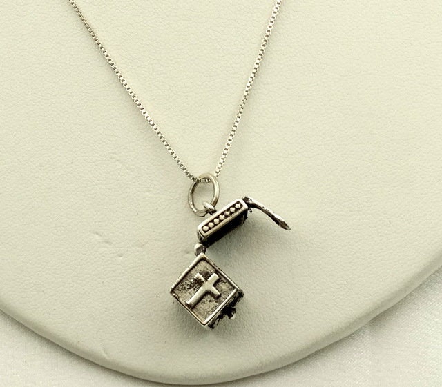 Halten Sie Den Glauben... Vintage Sterling Silber Scharnier Andenken Box Anhänger Kostenloser Versand Mit 18" Kette #faith-Spc6 Halten Sie Den Glauben... Vintage Sterling Silber Scharnier Andenken Box Anhänger Kostenloser Versand Mit 18" Kette #faith-Spc6 von rubysvintagejewelry