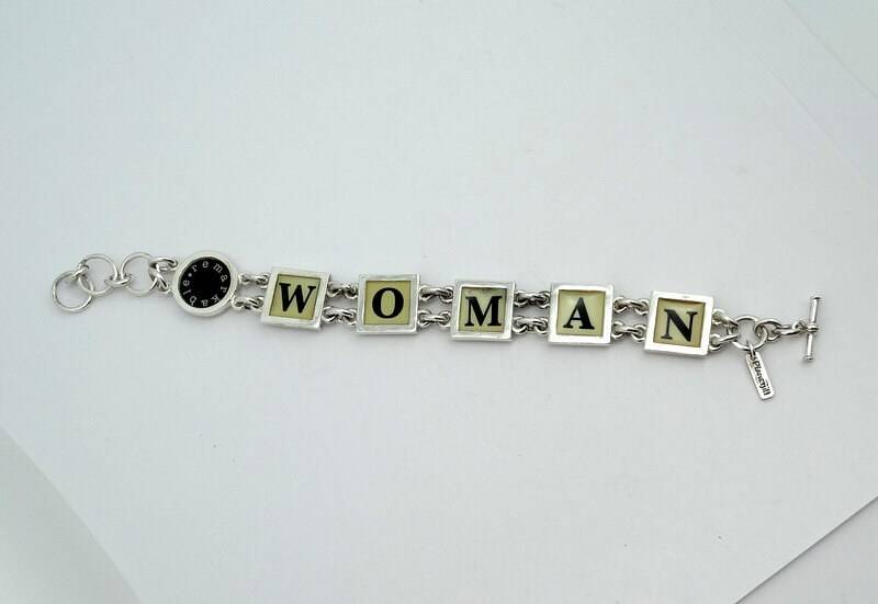 Ich Bin Frau... Höre Mich Brüllen Bemerkenswerte W-O-M-A-N Sterling Silber Armband Mit Knebelverschluss Kostenloser Versand #woman-lb1 Ich Bin Frau... Höre Mich Brüllen Bemerkenswerte W-O-M-A-N Sterling Silber Armband Mit Knebelverschluss Kostenloser Versand #woman-lb1 von rubysvintagejewelry