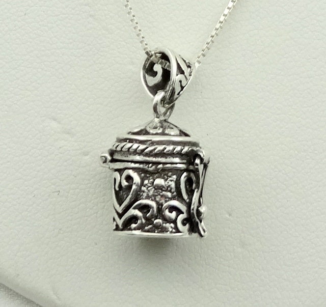 Lot Es Of Hearts... Vintage Sterling Silber Scharnier Andenken Box Anhänger Kostenloser Versand Mit 18" Kette #hearts-Spc6 Lot Es Of Hearts... Vintage Sterling Silber Scharnier Andenken Box Anhänger Kostenloser Versand Mit 18" Kette #hearts-Spc6 von rubysvintagejewelry