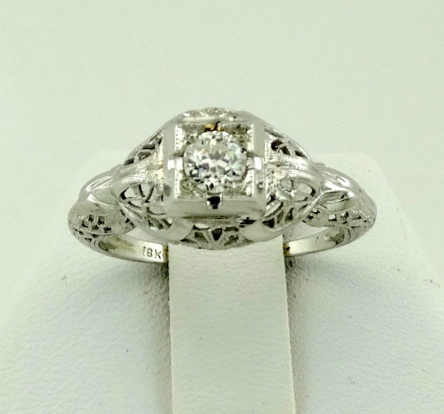 Original Vintage Edwardian Diamant 18K Weißgold Filigran Verlobungsring Größe 6 1/4 Versandkostenfrei #18Kfiligree-Gr1 von rubysvintagejewelry