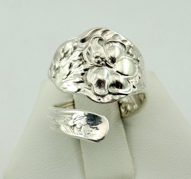 Schöne Blumenmuster Echt Vintage Hand Gemacht Sterling Silber Löffel Ring Größe 5 3/4 Kostenloser Versand #stflw-B11-Spr3 von rubysvintagejewelry