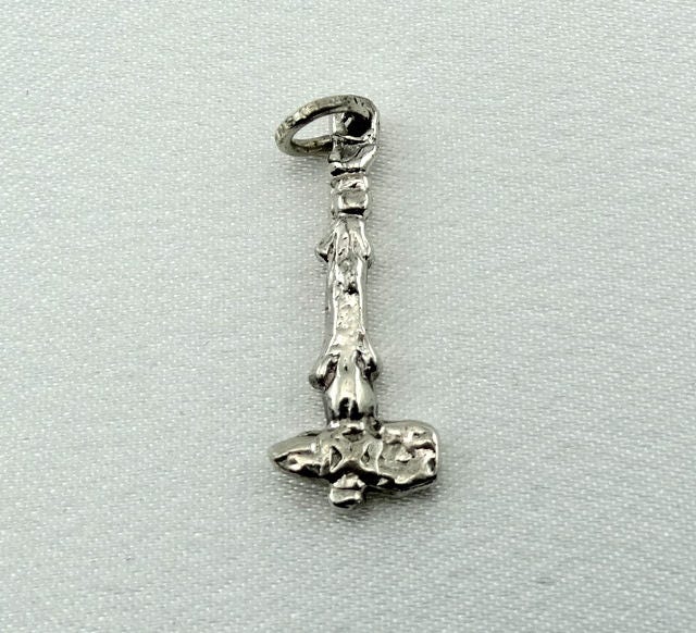 Tomahawk Vintage Solid Sterling Charme Kostenloser Versand #hawk-cm1 Tomahawk Vintage Solid Sterling Charme Kostenloser Versand #hawk-cm1 von rubysvintagejewelry