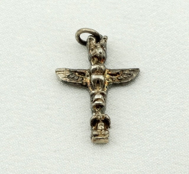 Totem Pole Vintage Solide Sterling Charme Kostenloser Versand #totem-cm8 von rubysvintagejewelry
