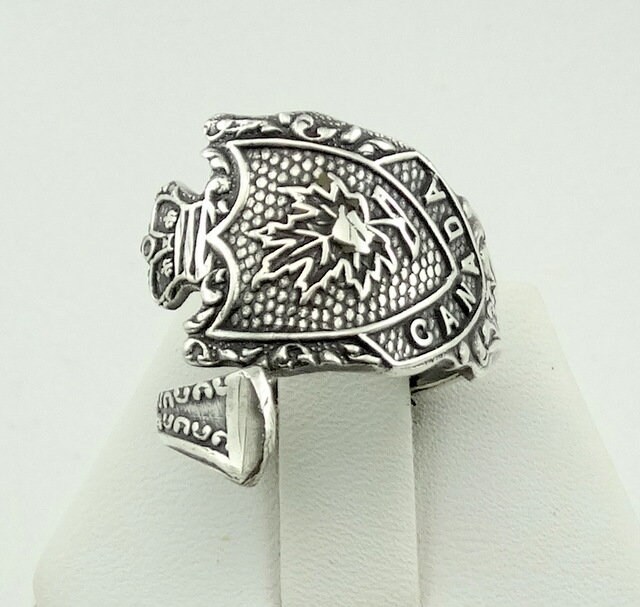 Ungewöhnlicher "Canada" Echter Vintage Handgemachter Sterling Silber Größenverstellbarer Löffelring Kostenloser Versand #kanada-F1-Spr1 von rubysvintagejewelry