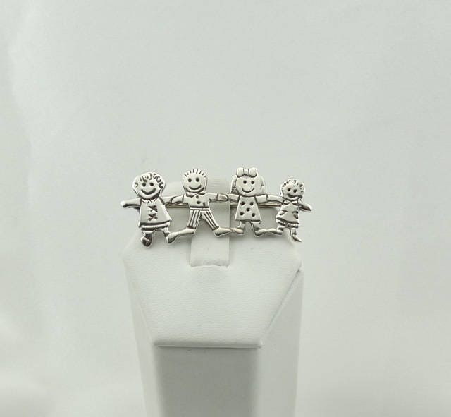 Vier Glückliche Kinder Sterling Silber Brosche/Pin Kostenloser Versand #4Kids4-Br4 von rubysvintagejewelry