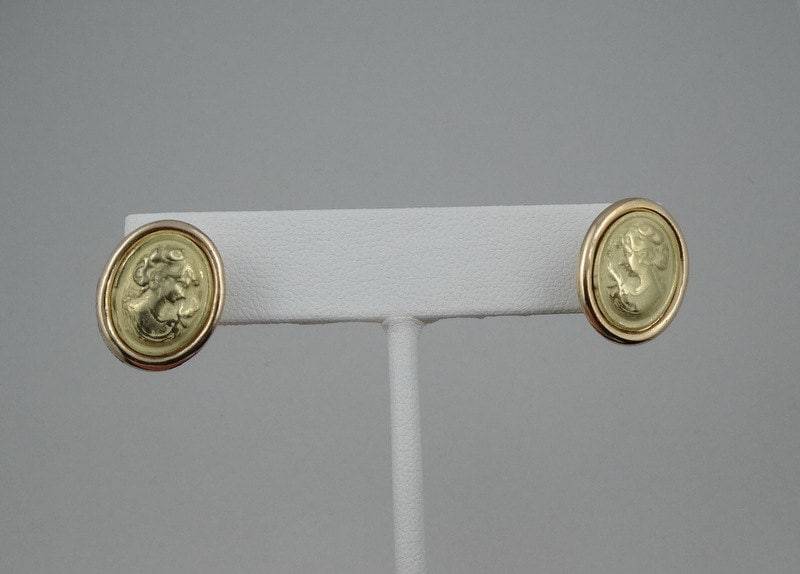 Vintage 18K Gelbgold Kamee Ohrringe Versandkostenfrei #18Cameo-Erg1 von rubysvintagejewelry