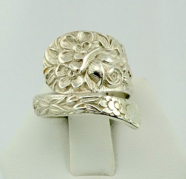 Vintage Filigranes Blumen Design Handarbeit Sterling Silber Verstellbarer Löffel Ring Größe 5 1/4 Versandkostenfrei #kirkflwr514-Sr9 von rubysvintagejewelry