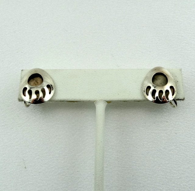 Vintage Hallmarked Bear Paw Muster Shadowbox Sterling Silber Ohrringe #rcp-Erg3 Vintage Hallmarked Bear Paw Muster Shadowbox Sterling Silber Ohrringe #rcp-Erg3 von rubysvintagejewelry