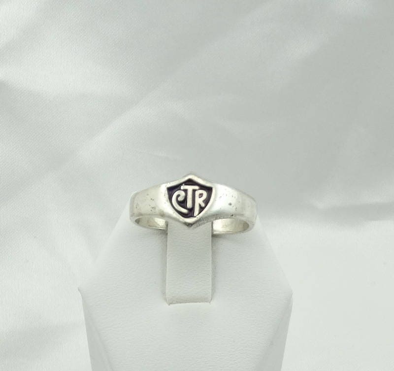 Vintage Lila Emaille Sterling Silber Ctr Schild Ring Größe 10 Kostenloser Versand #purple-L Vintage Lila Emaille Sterling Silber Ctr Schild Ring Größe 10 Kostenloser Versand #purple-L von rubysvintagejewelry