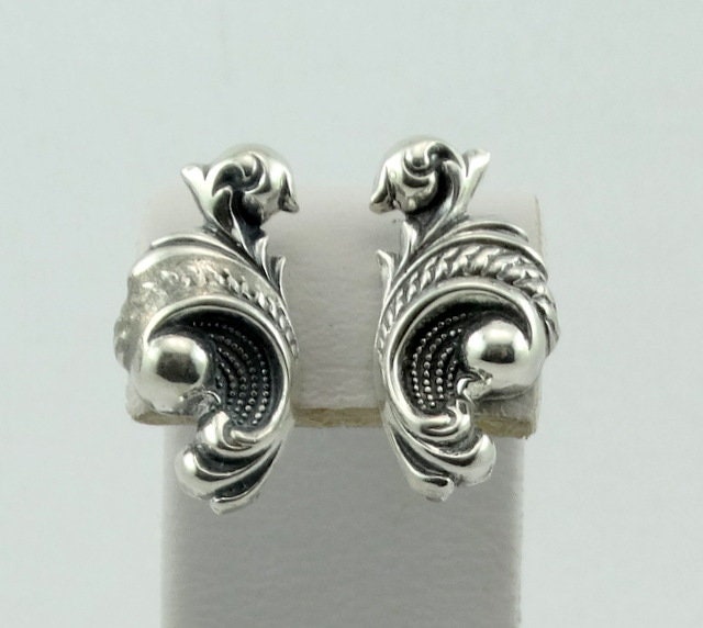 Vintage Sterling Silber Elegante Swirl Shaped Schraub-Rücken Ohrringe Versandkostenfrei #swirlsb-Erg14 von rubysvintagejewelry