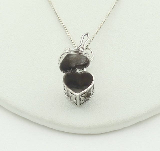 Vintage Sterling Silber Herz Geformt Dekorative Scharnier Andenken Box Anhänger. Kostenloser Versand Enthält 18 Kette #heart2-Spc8 von rubysvintagejewelry