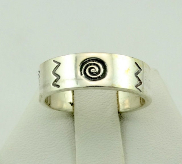 Vintage Sterling Silber Ring Mit Einzigartigem Wirbel Und Zick Zack Design Gr. 7 1/4 #swrlzg-Sr5 von rubysvintagejewelry