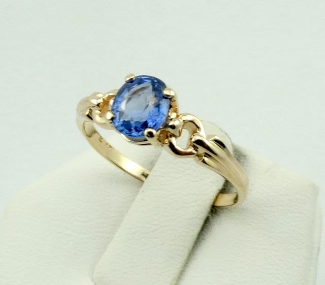 Wunderschöner 1 Karat Natur Blau Saphir in Einem Vintage 14K Gelbgold Ring Größe 7 1/2 Versandkostenfrei #75S-Gr3 von rubysvintagejewelry