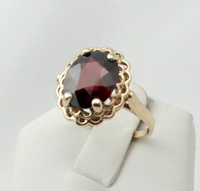 Wunderschöner 5.09 Karat Natur Rhodolit Granat in Einem Vintage 10K Gelbgold Ring Größe 8 1/4 Versandkostenfrei #rg509-Gr4 von rubysvintagejewelry