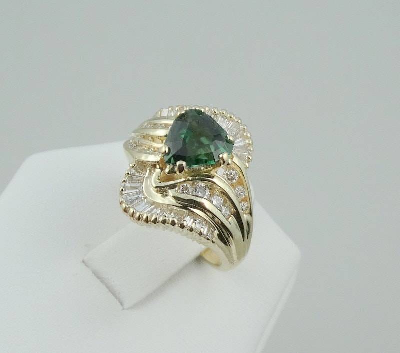 Wunderschöner Diamant Und Turmalin Cocktail Ring in 14K Gelbgold Gr. 5 1/4 Versandkostenfrei #14Kgrtour-Gr4 Wunderschöner Diamant Und Turmalin Cocktail Ring in 14K Gelbgold Gr. 5 1/4 Versandkostenfrei #14Kgrtour-Gr4 von rubysvintagejewelry