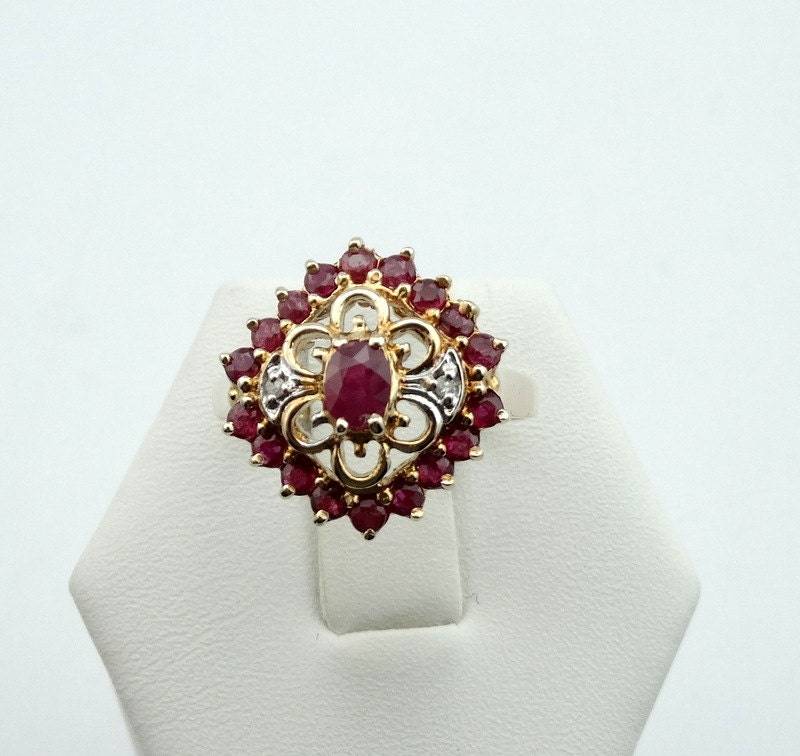 Wunderschöner Rubin Und Diamant Cocktail Ring in 14K Gelbgold Gr. 7 3/4 Versandkostenfrei #rubycr-Gr4 von rubysvintagejewelry