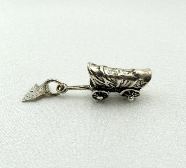 Yellowstone Wagen Vintage Solid Sterling Charme Kostenloser Versand #wagon-cm1 Yellowstone Wagen Vintage Solid Sterling Charme Kostenloser Versand #wagon-cm1 von rubysvintagejewelry