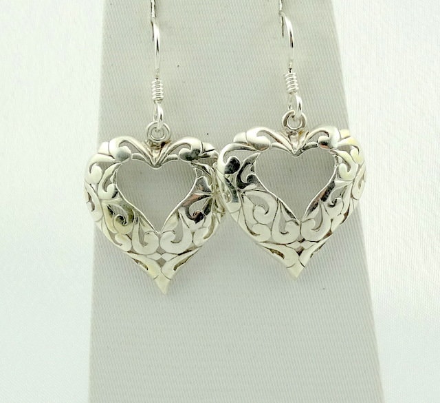 Zarte Herzen Sterling Silber Ohrringe Versandkostenfrei #love2-Erg12 von rubysvintagejewelry