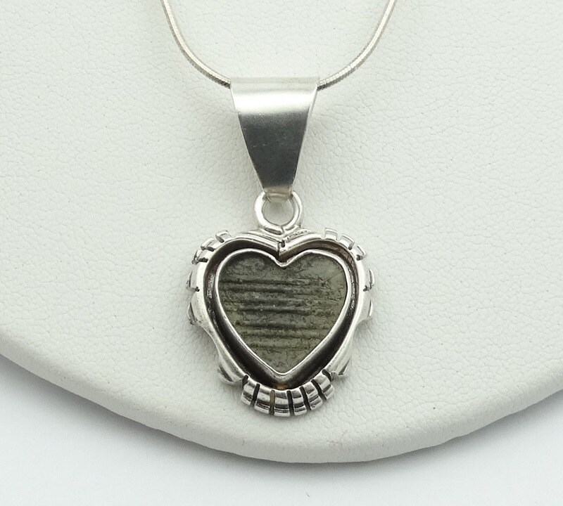 Zeigen Sie Ihnen, Dass Wirklich Ein Herz Aus Stein Haben Sterling Silber Und Anhänger Kostenloser Versand 18" Kette Enthalten #stoneh-Spc3 Zeigen Sie Ihnen, Dass Wirklich Ein Herz Aus Stein Haben Sterling Silber Und Anhänger Kostenloser Versand 18" Kette Enthalten #stoneh-Spc3 von rubysvintagejewelry