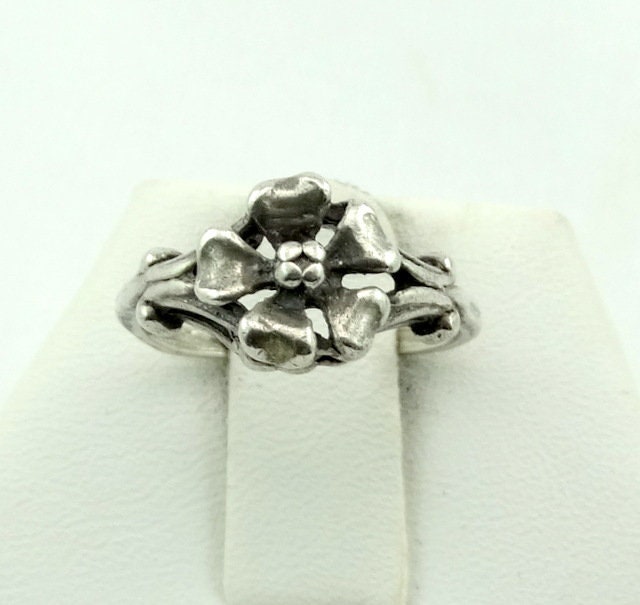 Zierliche Vintage Handgemachte Sterling Silber Blumen Ring Kostenloser Versand Größe 4 #dainty4-Sr4 von rubysvintagejewelry