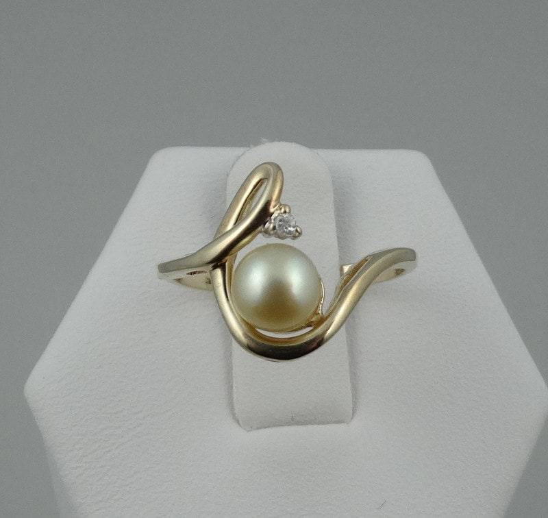 Zierlicher Goldener Perlen - Und Diamantring in 14K Gelbgold #lpdp-Gr10 von rubysvintagejewelry