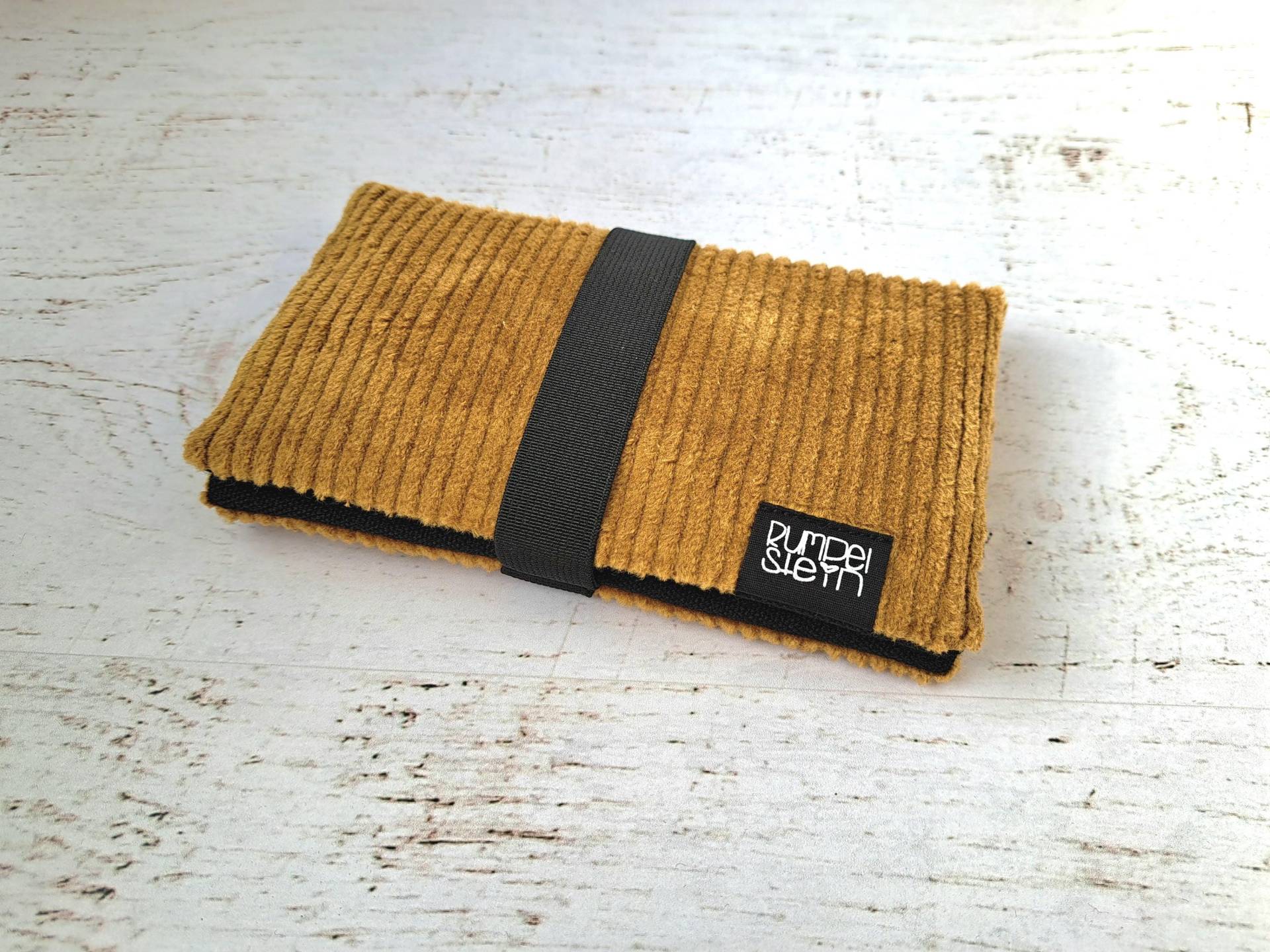 Tabaktasche Cord Senfgelb Mit Gummiband Rumpelstein von rumpelstein