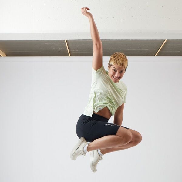 runamics TheMaterialist Running T-Shirt Damen von runamics